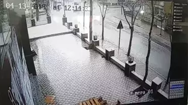Yıldırım Düşme Anı Kameralara Yansıdı