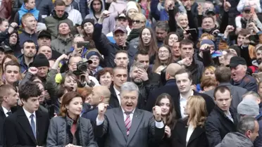 Poroşenko'nun Halk Önünde Tartışmaya Davet Ettiği Zelenskiy Gelmedi