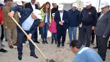 Bin 800 Fidan Kayseri Şehir Hastanesi Yüksek Güvenlikli Adli Psikiyatri Hastane Kampüsünde Toprakla...
