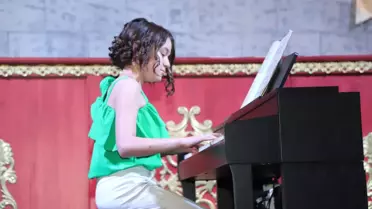 Şatoda Genç Yetenekler Sahne Aldı