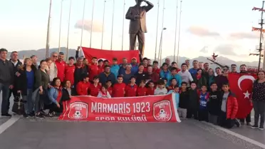 Sponsorsuz Girdikleri Turnuvada Şampiyon Oldular