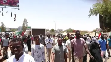 Sudan Halkı Geri Adım Atmıyor