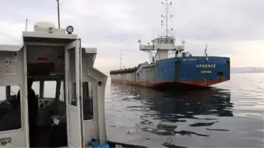 Gemilerini Terk Edemeyen Denizcilere Gıda Yardımı Yapıldı