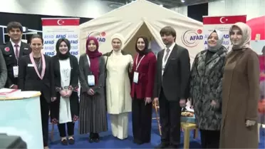 Emine Erdoğan, Excel London Kongre Merkezi'ndeki Afad Standını Ziyaret Etti