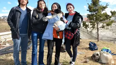 Öğrencilerin Sahiplendiği Köpekler Fakültenin Maskotu Oldu