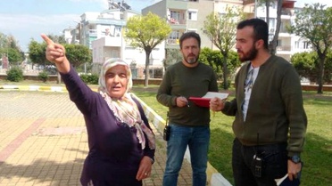 Konuşurken Telefonunu Çaldılar
