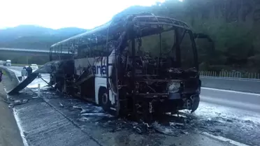 Mersin'de Seyir Halindeki Yolcu Otobüsü Yandı