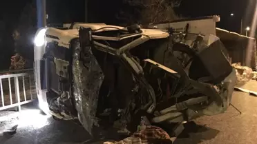 Tır Devrildi Tonlarca Zeytinyağı Yola Saçıldı