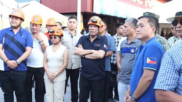 Filipinler Devlet Başkanı Duterte'den Deprem Bölgesine Ziyaret