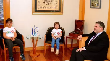 Rektör, Koltuğunu Lösemili Çocuklara Devretti