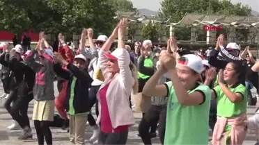 İzmir Sağılıklı Yaşam İçin 7'den 70'e Spor Yaptılar