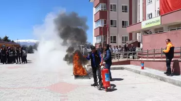 Okuldaki Deprem ve Yangın Tatbikatı Gerçeğini Aratmadı