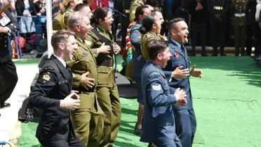 Yeni Zelanda Askerleri Atalarını 'Haka' Dansıyla Andı