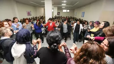 Yenimahalle Sakinleri Kadınlar Matinesinde Eğlendi