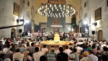 Teravih Namazı Nasıl Kılınır? Teravih Namazı Kaç Rekattır?