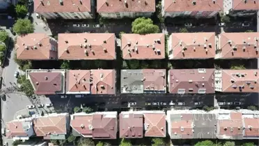 Avcılar'da Çökme Riski Nedeniyle Boşaltılan 5 Katlı Bina Havadan Fotoğraflandı