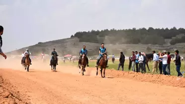 Dazkırı'da At Yarışları
