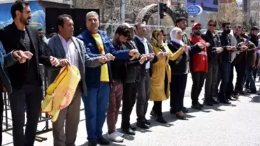 Van'da 1 Mayıs Halaylarla Kutlandı