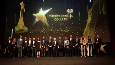 Başkan Usta'ya 'Gençlik Özel Ödülü'