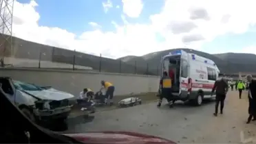 Bayburt'ta Takla Atan Otomobilde Sıkışan Sürücü Kurtarıldı