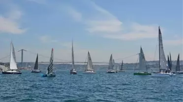 İstanbul Boğazı'nda Yılın İlk Yelkenli Yarışı Gerçekleşti