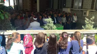 Öğretmenlerini Son Yolculuğunda Yalnız Bırakmadılar