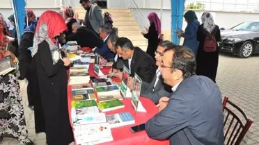 Akşehir Kitap Fuarı 12 Yazarın İmza Günüyle Sona Erdi