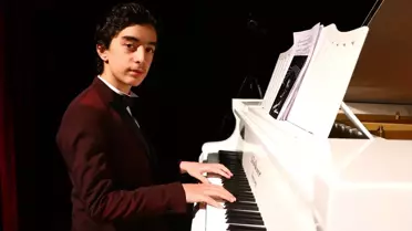 Kimsesiz Çocuklar Yararına Verdiği Konserlerle Takdir Topluyor