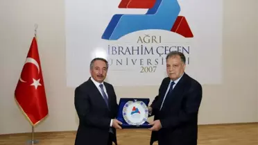 Aiçü'de 'Belgeler Işığında Ermeni Sorunu ve Ağrı'da Müslüman Soykırımı' Konferansı
