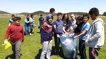 Öğrenciler Buldan Yaylası Gölü Çevresini Temizledi