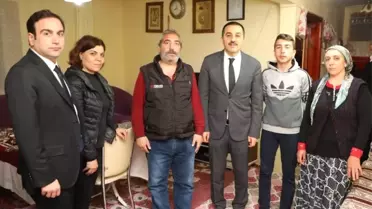 Vali Öksüz, İftarını Demirci Ailesiyle Birlikte Açtı