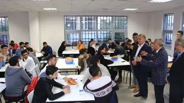 Yenişehir Belediye Başkanı Davut Aydın İftarını Öğrencilerle Açtı