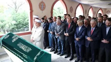 Cumhurbaşkanı Erdoğan, Fazlı Kılıç'ın Annesinin Cenaze Törenine Katıldı