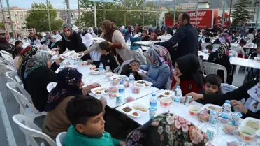 Güder, Vatandaşlarla Birlikte İftarını Açtı
