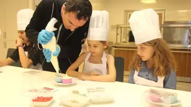 Minikler Anneleri İçin Mutfağa Girdi