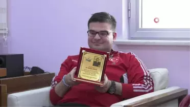 Otizmli Ali Batıhan Oğuz'un 10 Parmağında 10 Marifet