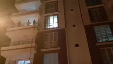 Yatak Odasında Çıkan Yangında 2 Kişi Dumandan Etkilendi