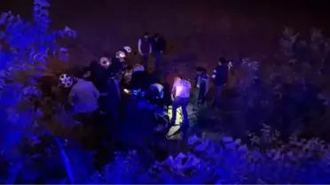 Otomobil, Takla Atıp Şarampole Yuvarlandı: 4 Yaralı