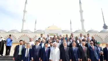 38'inci Dini Yayınlar Fuarı Büyük Çamlıca Camii Avlusunda da Açıldı