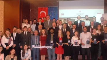 Dışişleri Bakan Yardımcısı Kaymakcı Erasmus Öğrencileriyle İftarda Buluştu