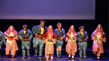 Ataşehir'de Engelli Öğrenciler Yeteneklerini Sergiledi