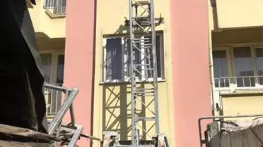 Denizli'de Boya İskelesi Çöktü: 2 Yaralı