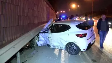 Tem'de Makas Atan Otomobil Bariyerlere Saplandı