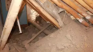Evin Tavanı Çöktü: 5 Kişi Canını Zor Kurtardı