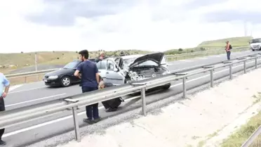 Kırıkkale'de Otomobil ile Yolcu Minibüsü Çarpıştı: 8 Yaralı