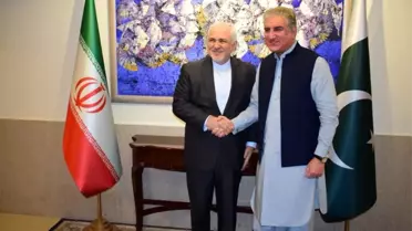 Zarif ve Khan İslamabad'da görüştü