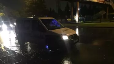Bıçaklı saldırgan vurularak etkisiz hale getirildi