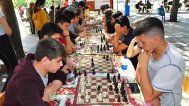 Manisa'da satranç turnuvası ödülleri sahiplerini buldu