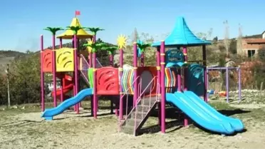 Simav Kaymakamlığından 12 köye çocuk parkı