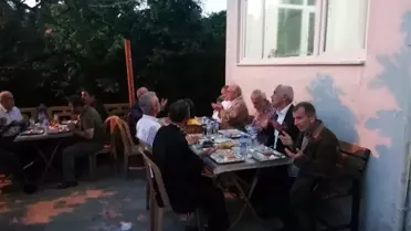 Verem Savaş Derneği yapımı tamamlanan camide iftar verdi